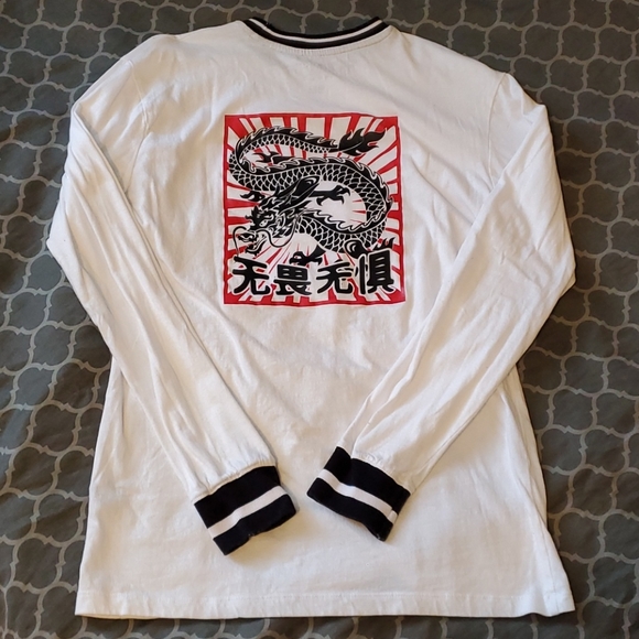 Other - 🌞 3 for $30 🌞 Long sleeved dragon shirt